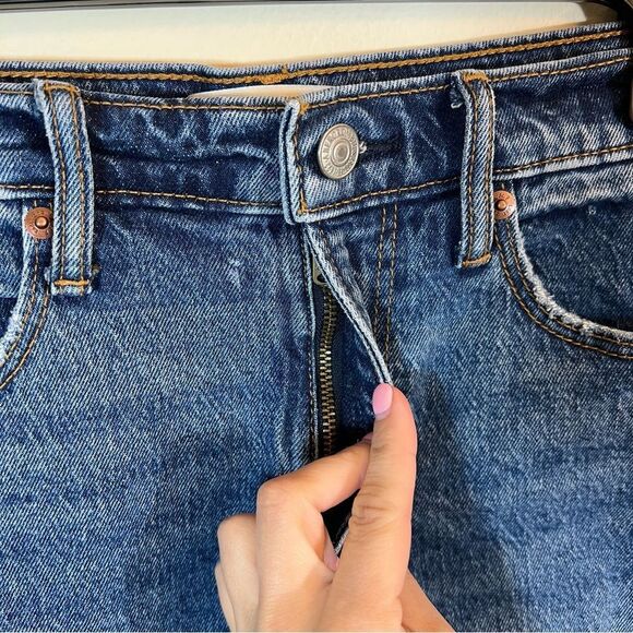✨ Abercrombie and Fitch Curve Love High Rise Mom Jean Shorts 6 - Picture 3 of 10